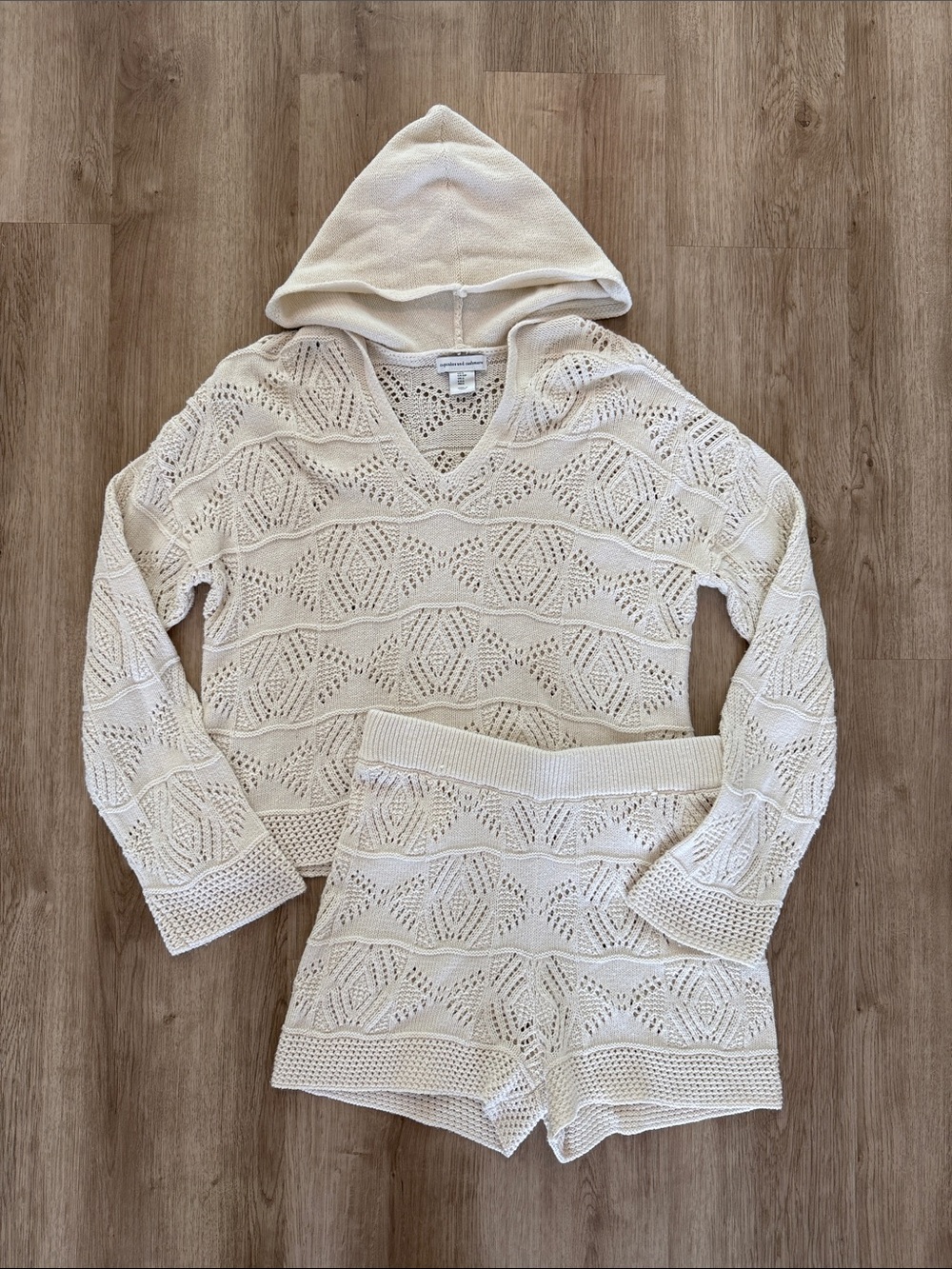 cupcakes & cashmere Cream Openwork V-Neck Sweater and Shorts Set
